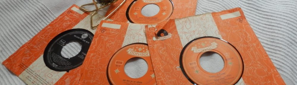 7" Vinyl Singleschallplatten mit Salzstangenspender, Foto: A. Ohlmeyer